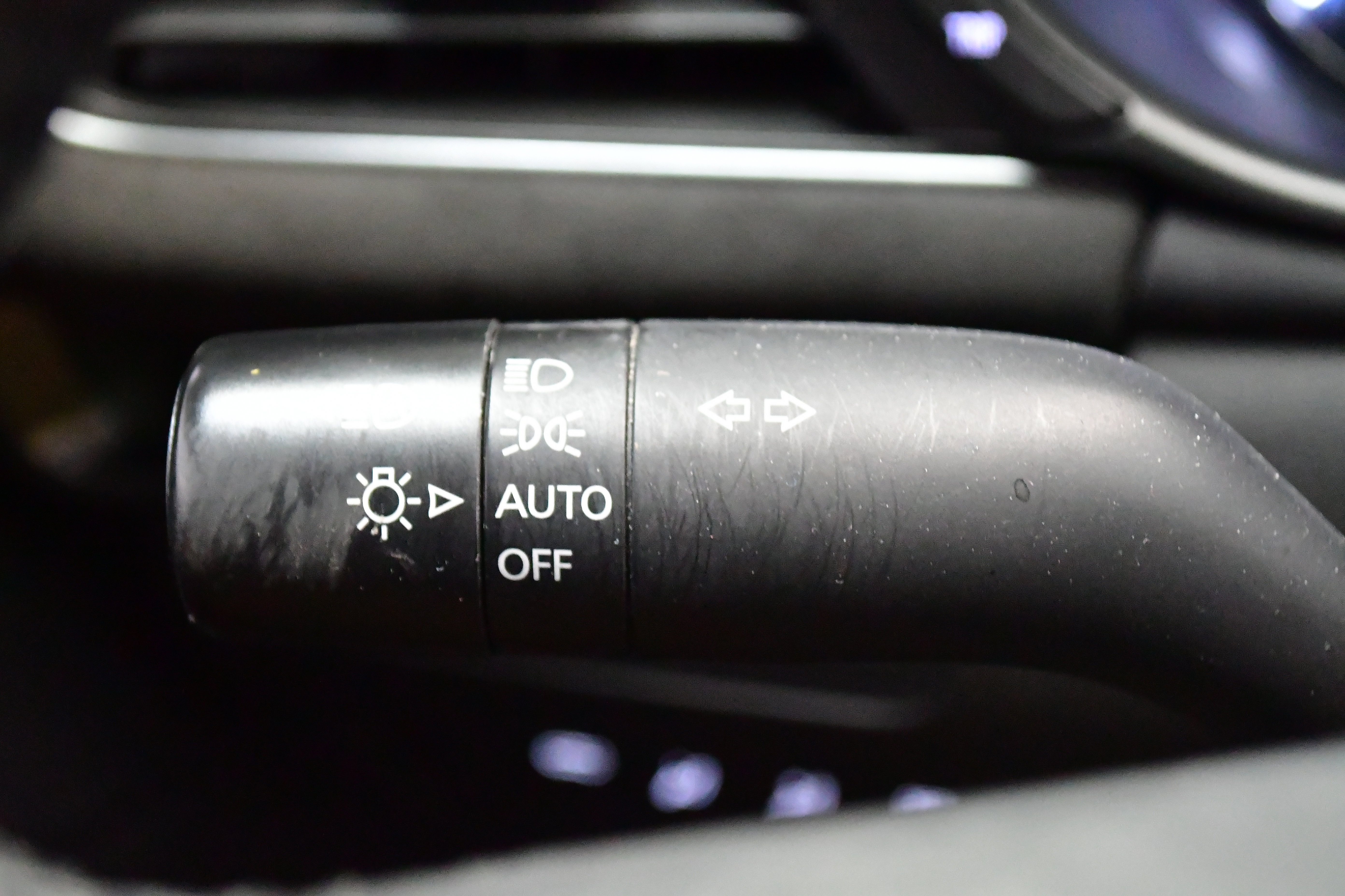 Used 2024 MAZDA MAZDA3 s image 37