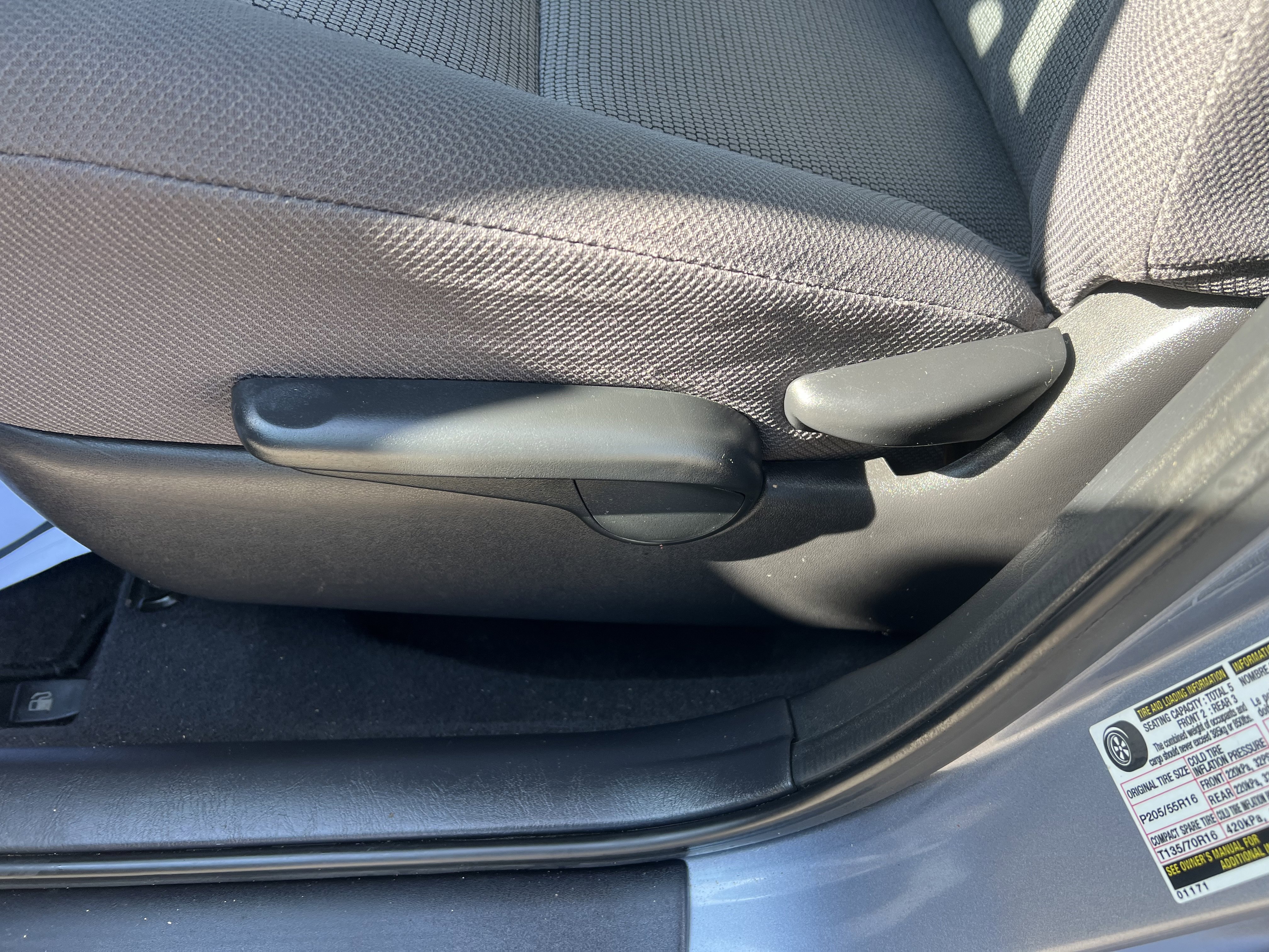 Used 2005 Toyota Matrix XR image 16