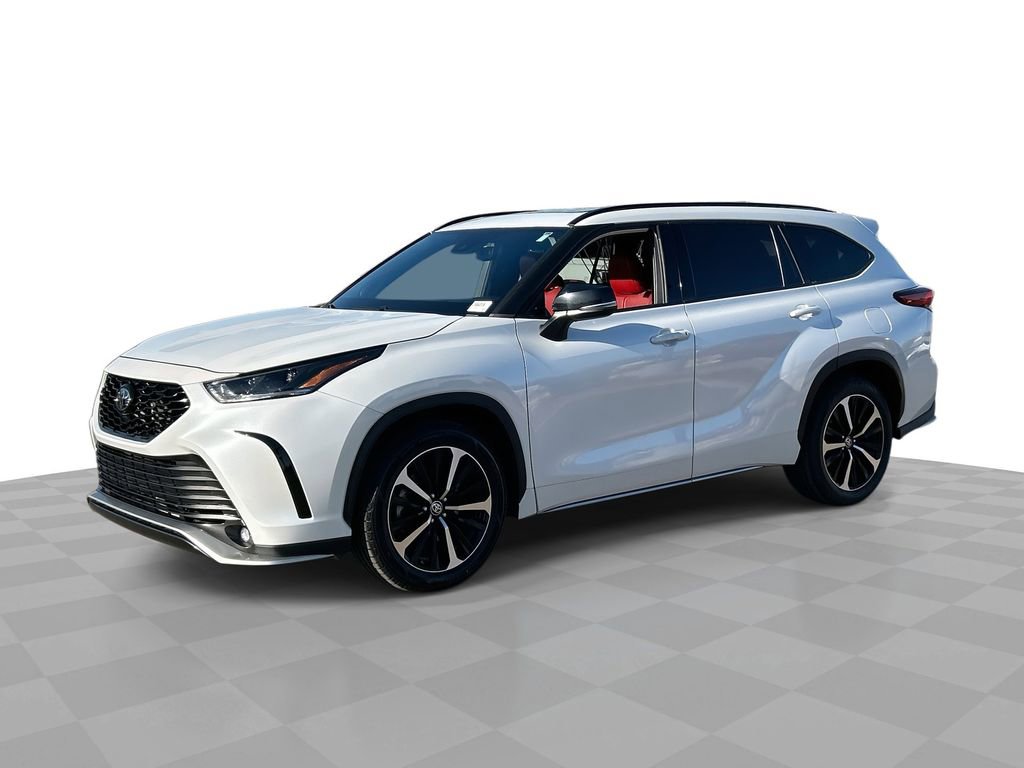 Used 2022 Toyota Highlander XSE image 1