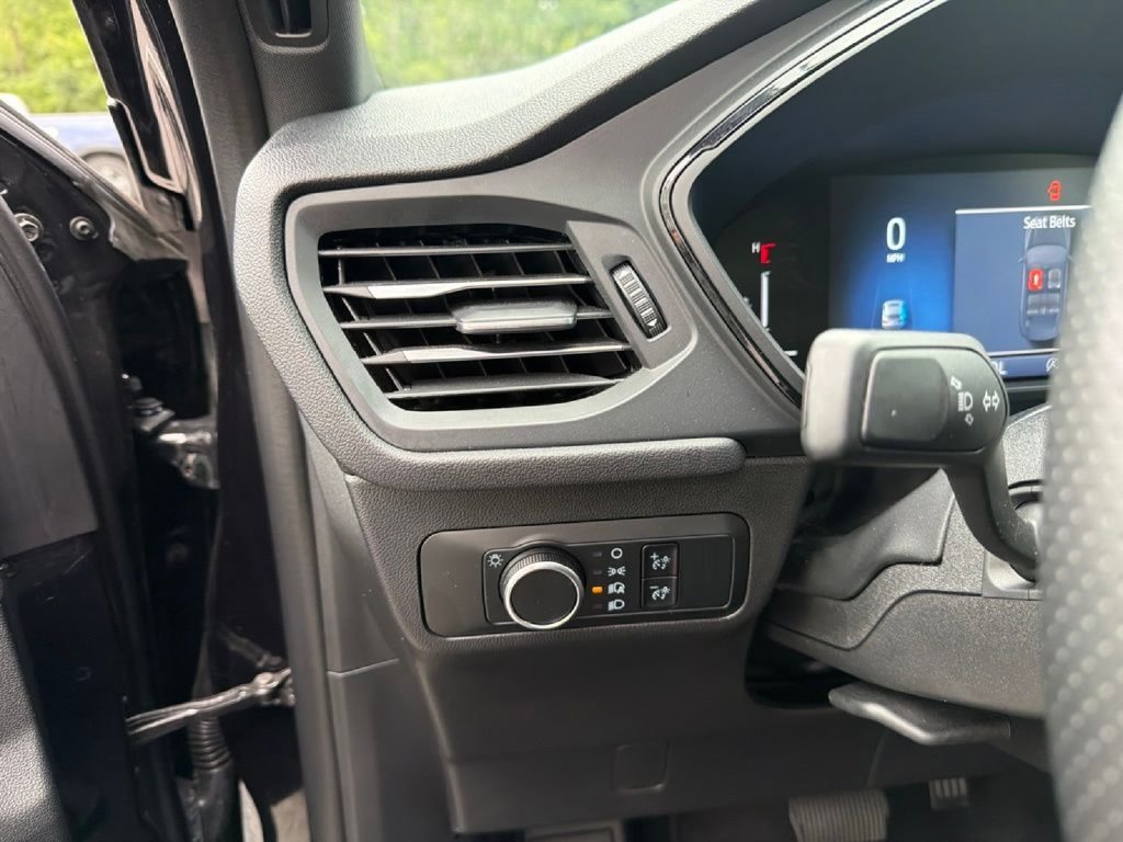 Used 2025 Ford Escape ST-Line FWD image 18
