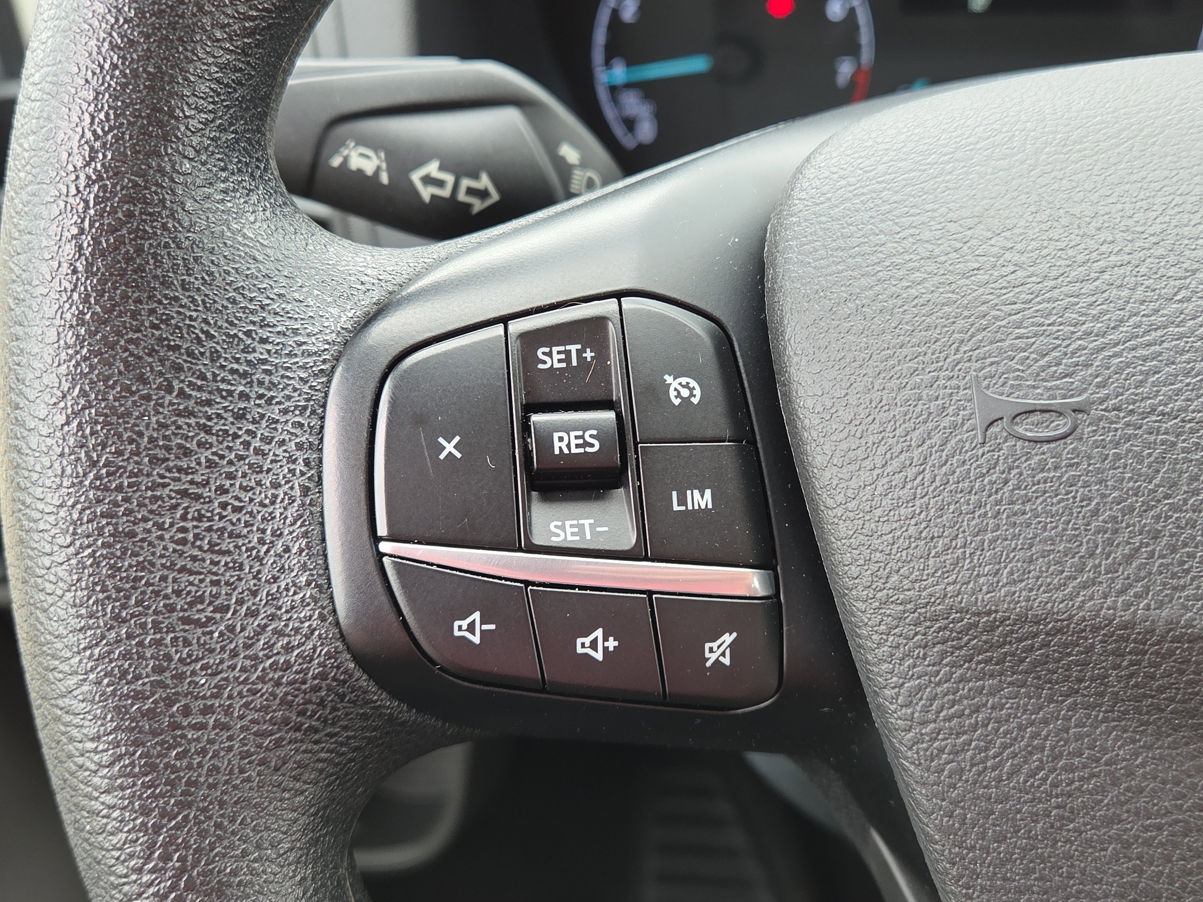 Used 2023 Ford Transit 350 XLT image 22