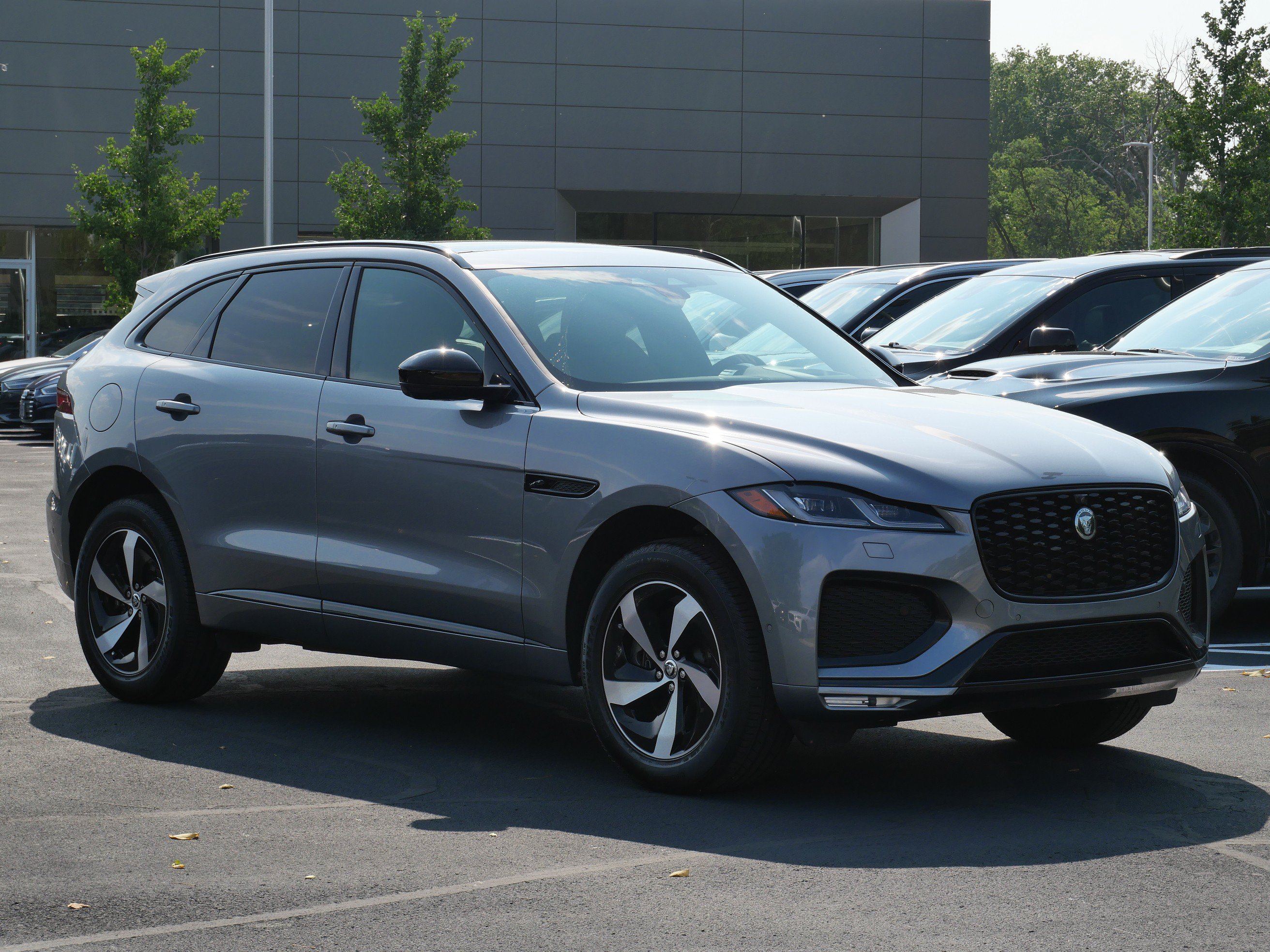 Certified 2026 Jaguar F-PACE R-Dynamic S AWD/4WD image 7