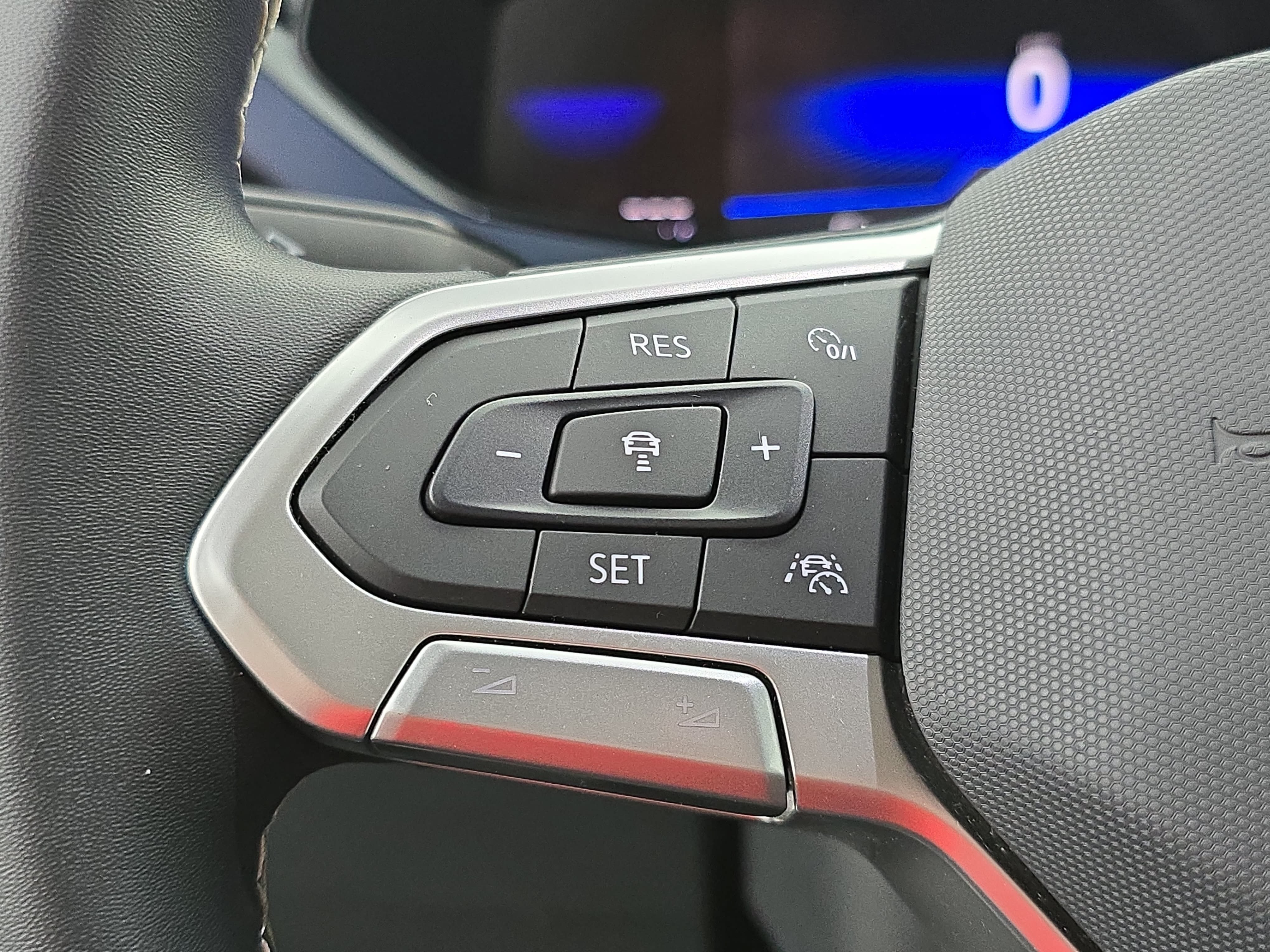 Certified 2023 Volkswagen Taos SE FWD image 16