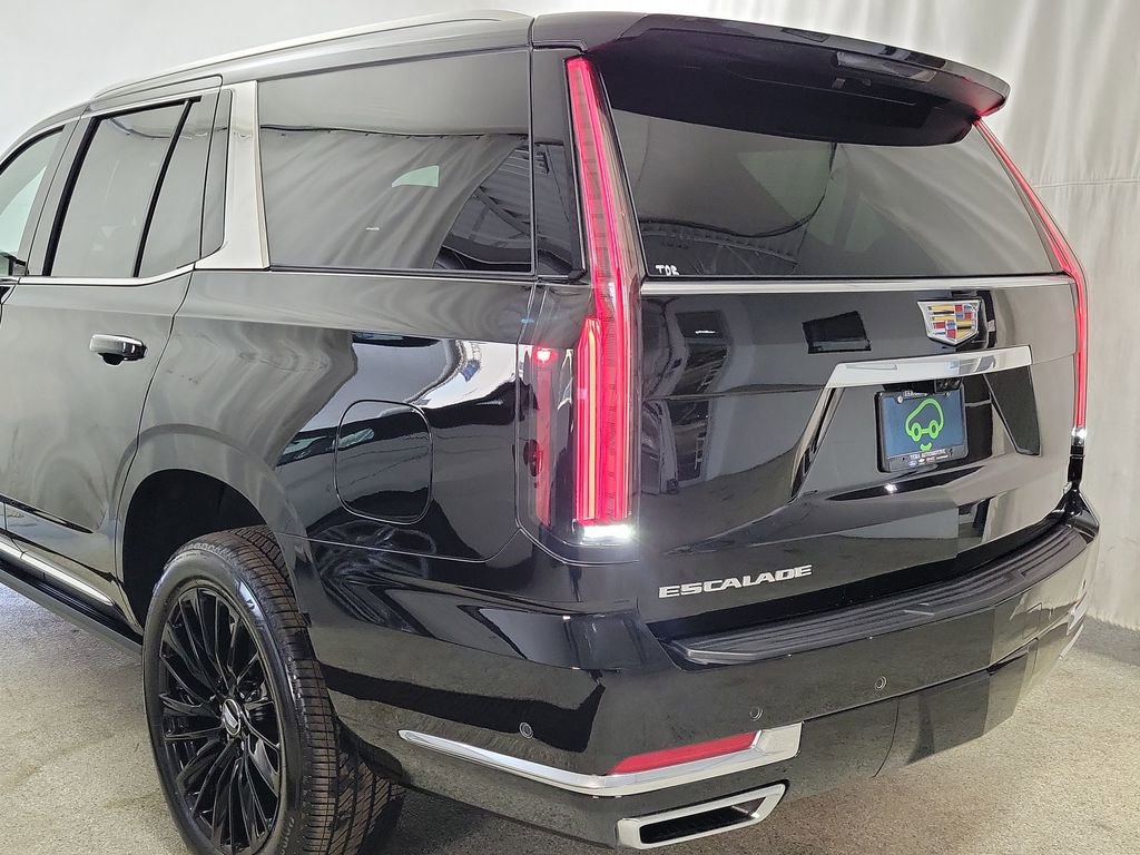 Certified 2025 Cadillac Escalade Premium Luxury w/ Touring Package image 6