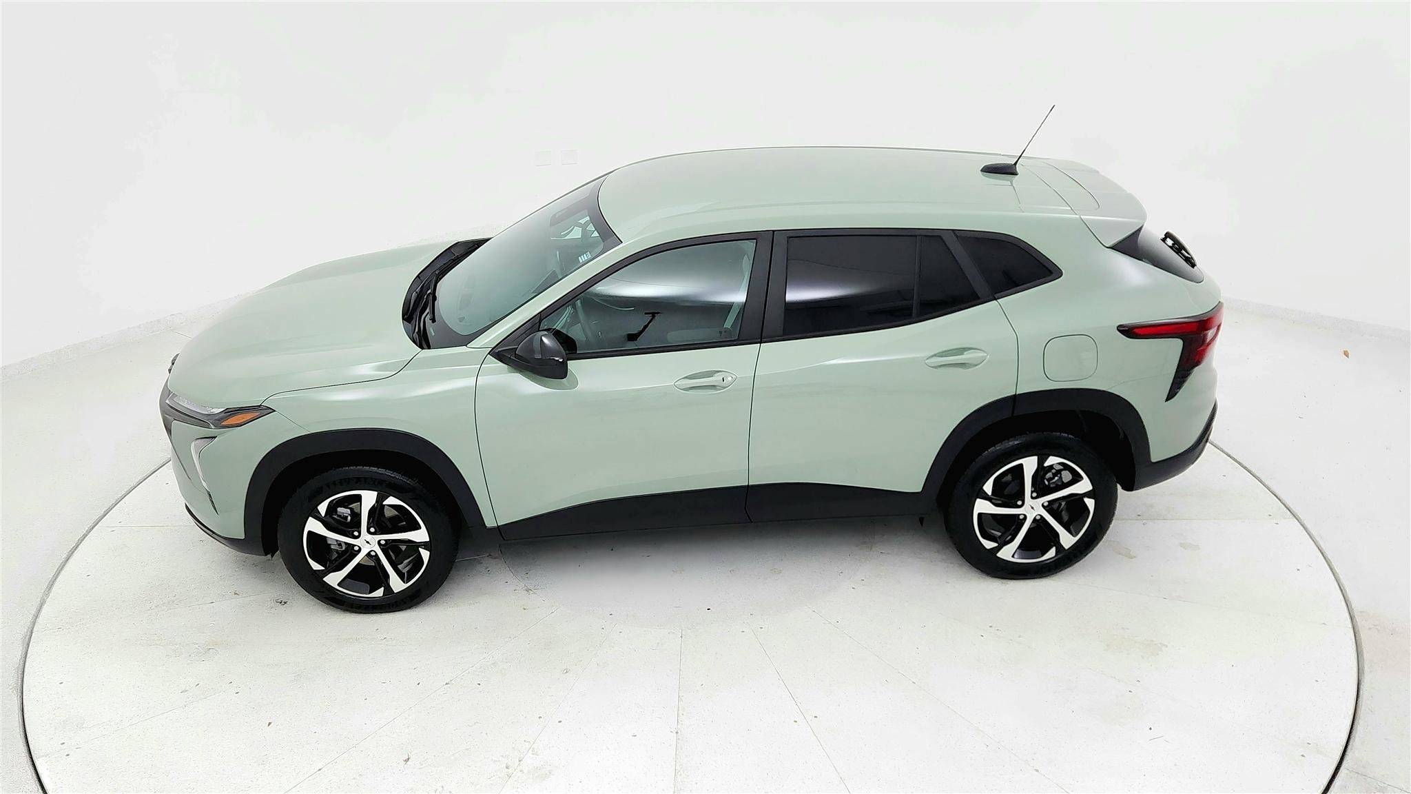 Used 2024 Chevrolet Trax RS w/ Driver Confidence Package FWD image 14
