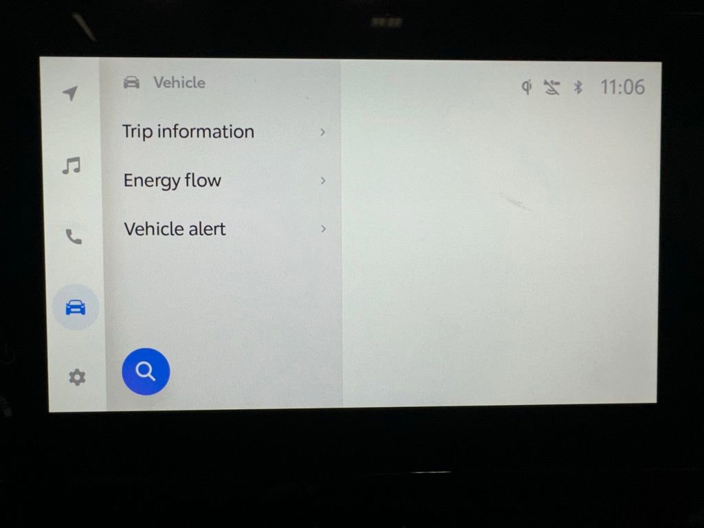 Used 2025 Toyota Corolla Cross XSE w/ Convenience Package image 29