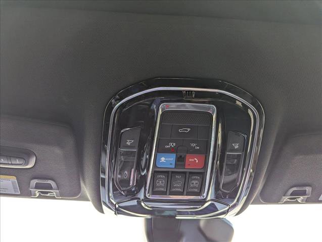Used 2023 Jeep Grand Cherokee L Summit w/ Advanced Protech Group IV AWD/4WD image 21