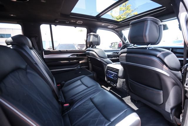 Used 2022 Jeep Grand Wagoneer Series III w/ Flexible Seating Group AWD/4WD image 82