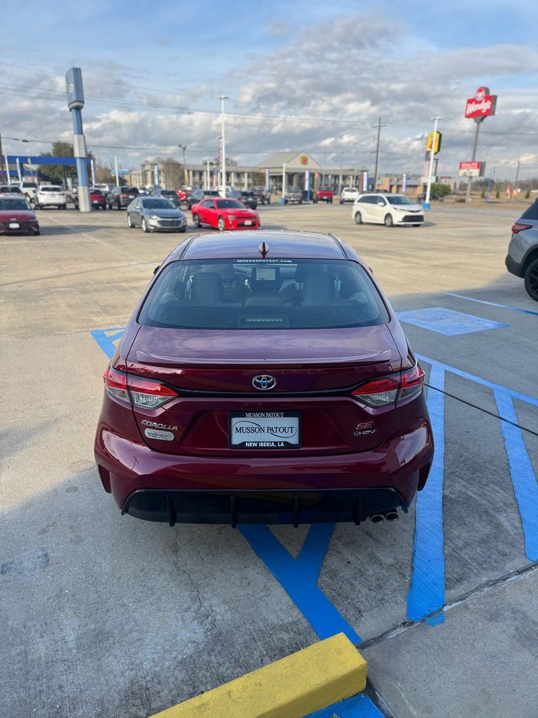 Used 2026 Toyota Corolla SE image 5
