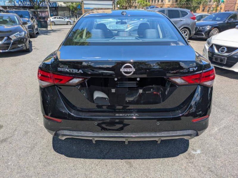 Used 2024 Nissan Sentra SV w/ SV Premium Package FWD image 5
