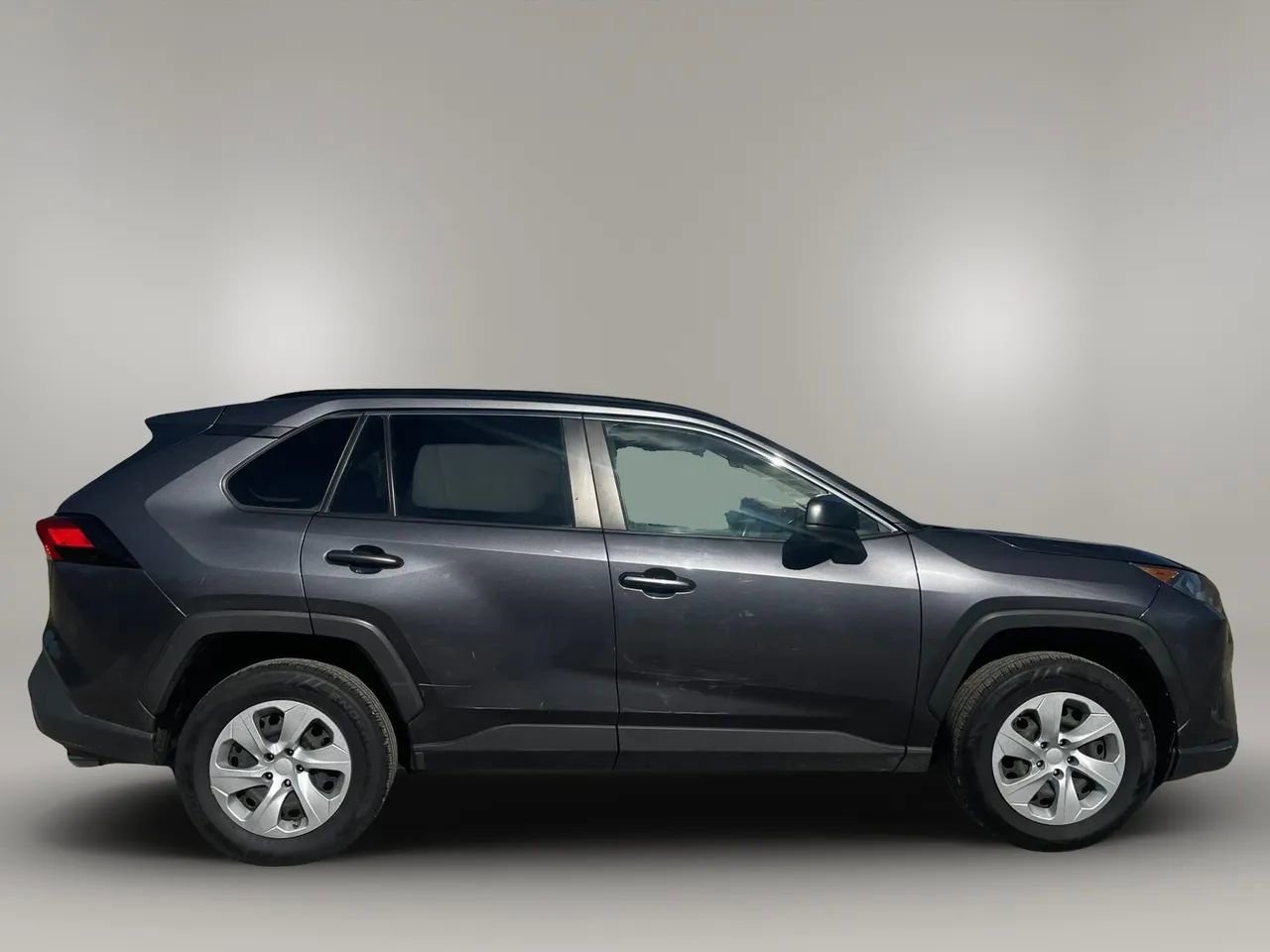 Used 2019 Toyota RAV4 LE AWD/4WD image 22