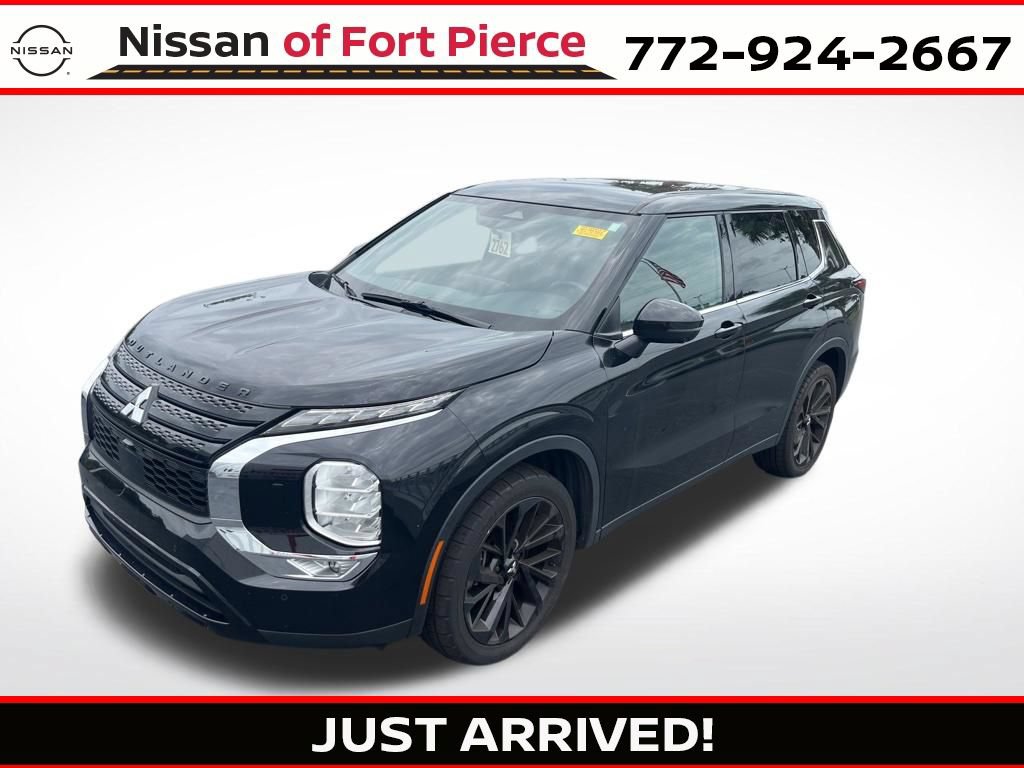 Used 2023 Mitsubishi Outlander SE Black Edition
