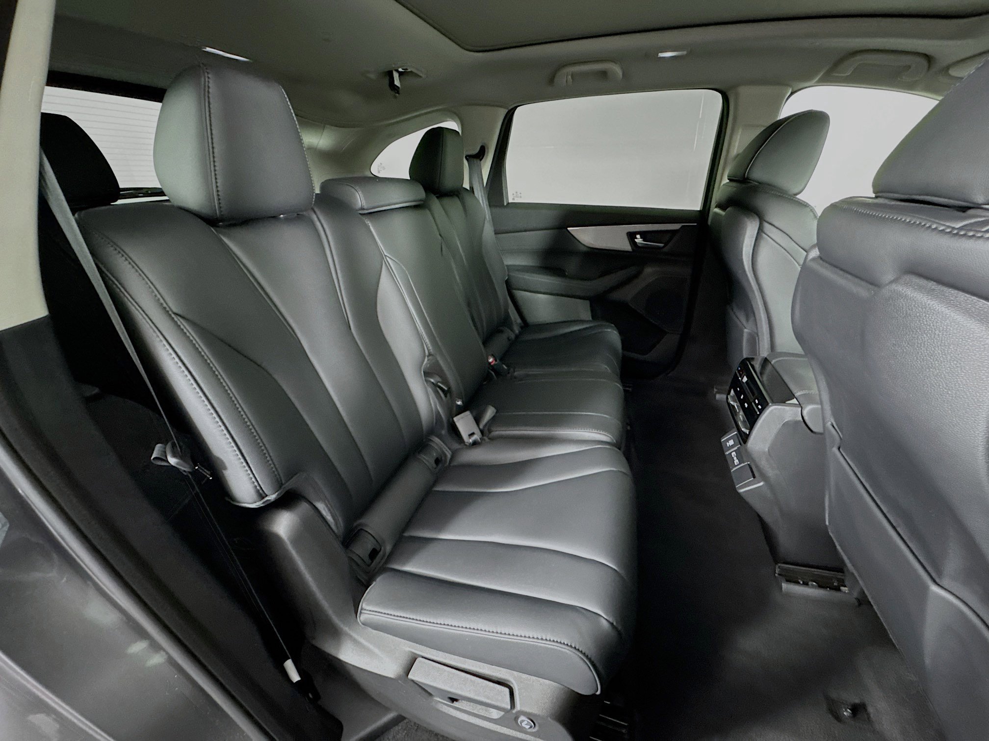 Used 2023 Acura MDX FWD image 28