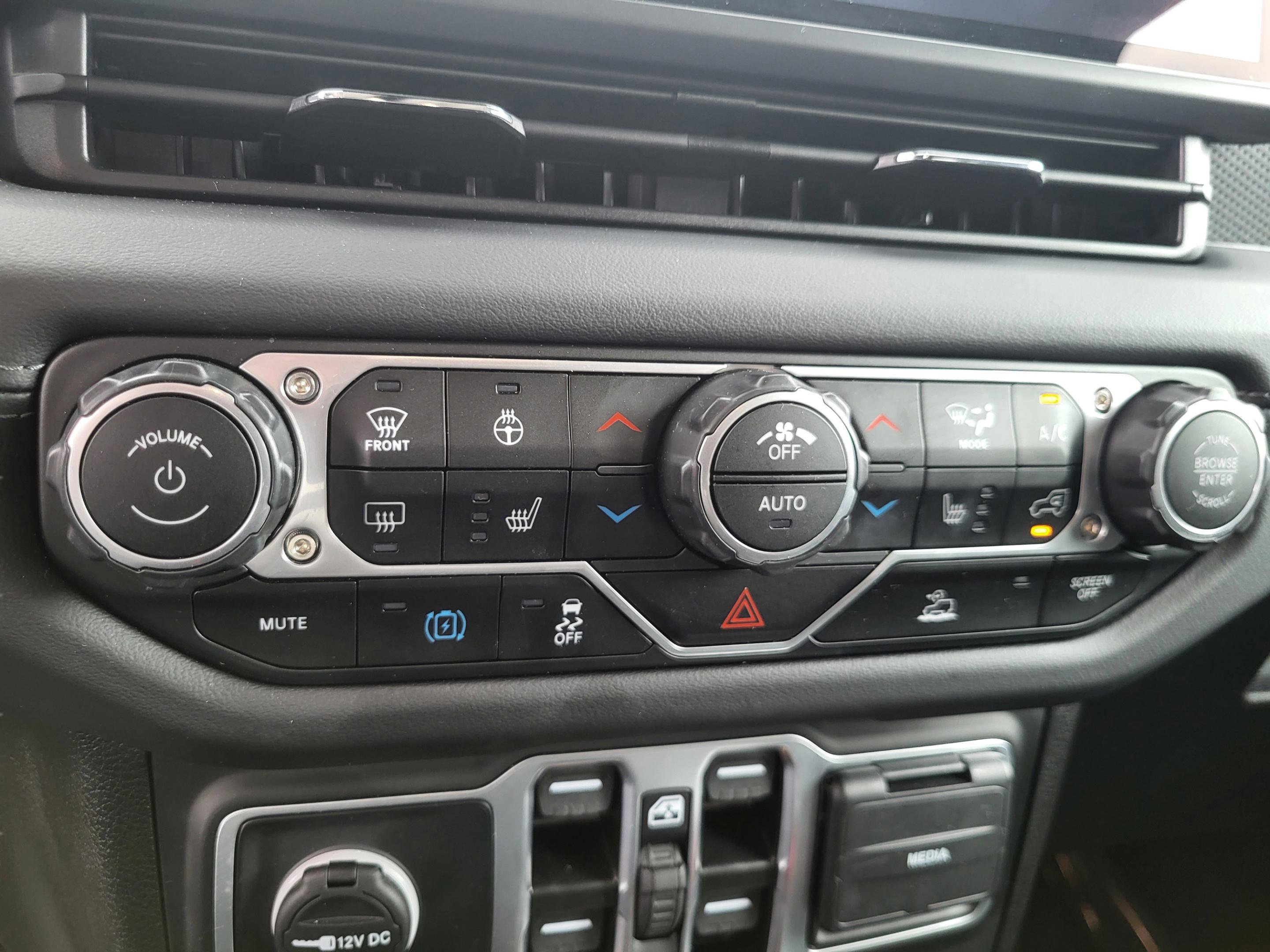 Used 2025 Jeep Wrangler Unlimited Rubicon 4xe w/ Convenience Group image 72