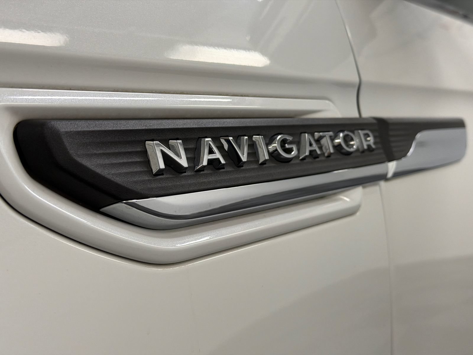 Certified 2023 Lincoln Navigator L Reserve AWD/4WD image 17