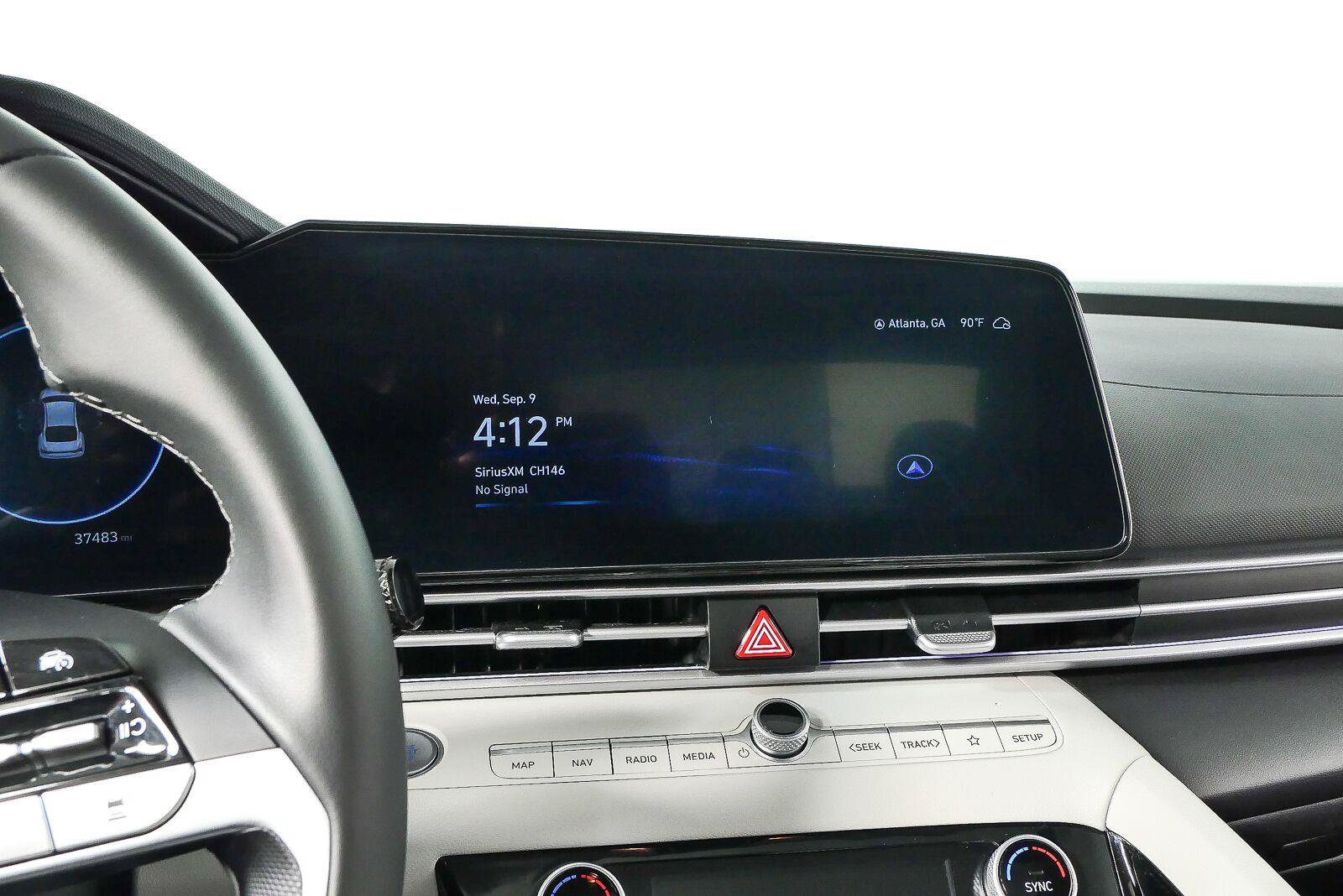 Used 2024 Hyundai Elantra Limited FWD image 13