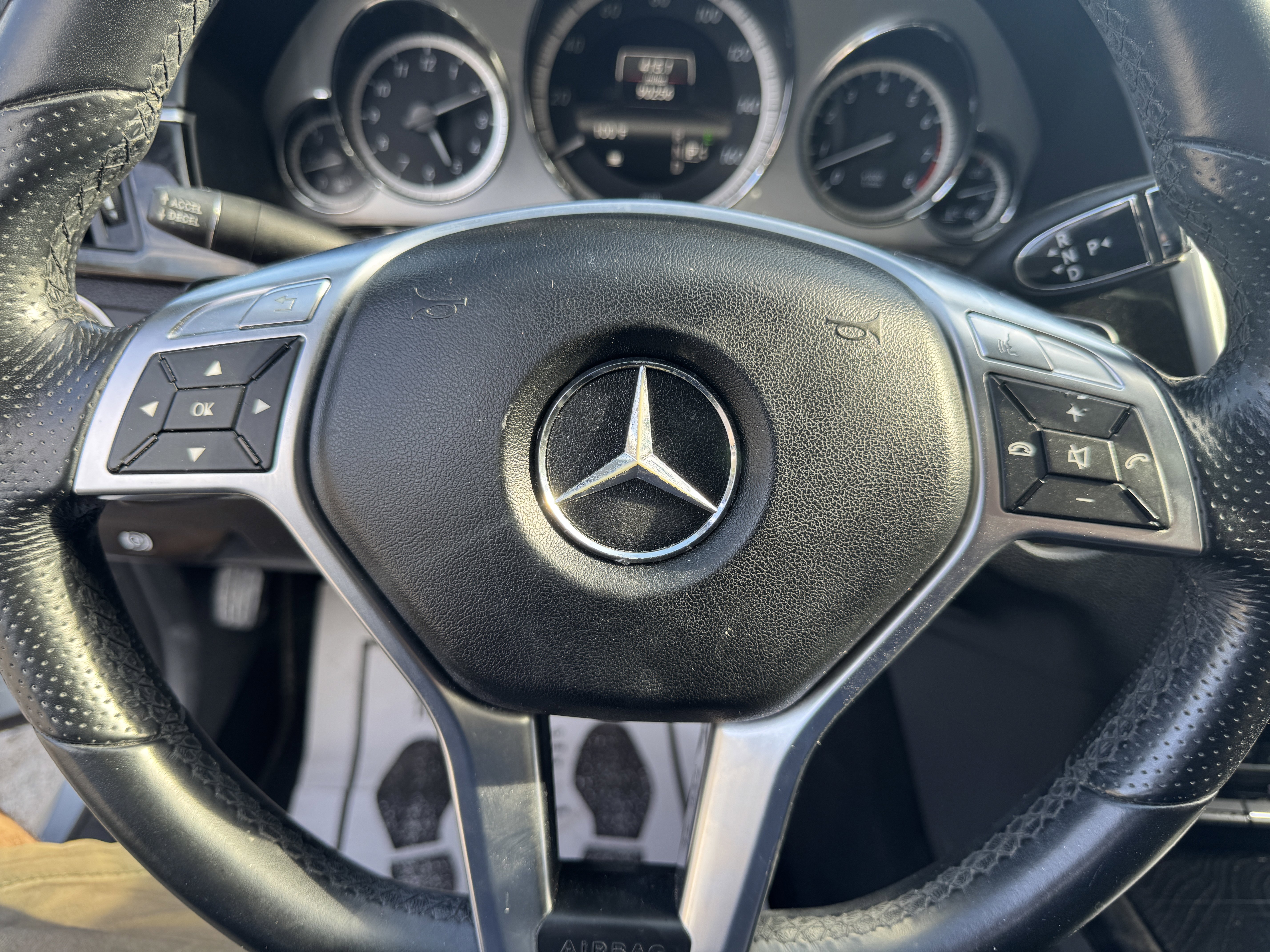 Used 2013 Mercedes-Benz E 350 4MATIC Sedan image 16