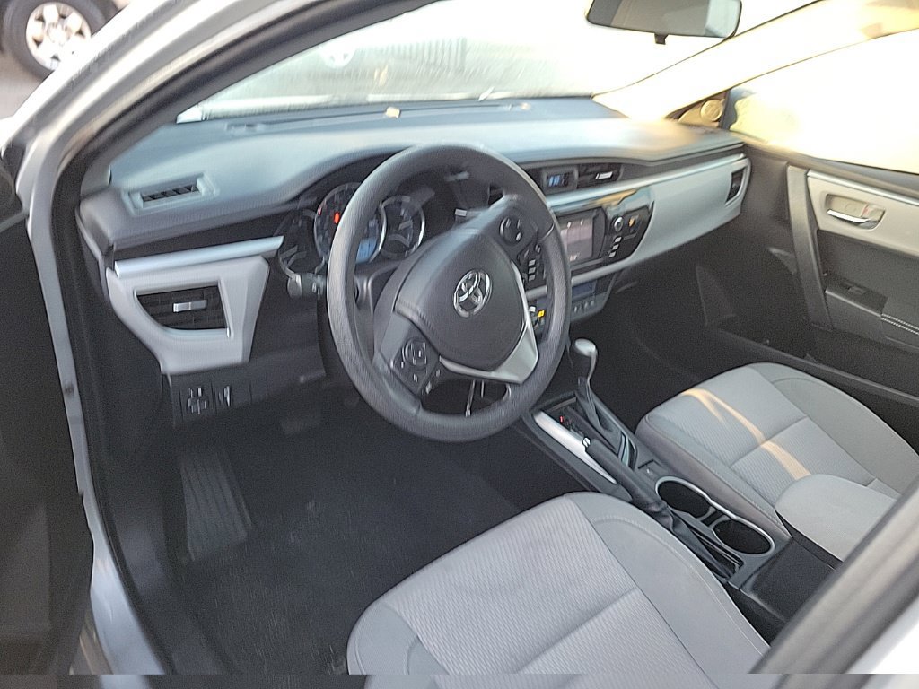 Used 2015 Toyota Corolla LE FWD image 7