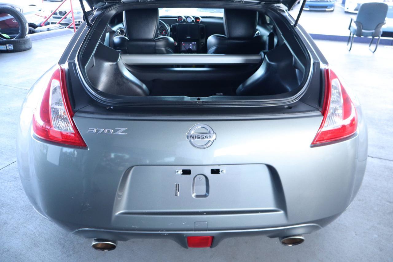 Used 2014 Nissan 370Z Touring RWD image 28