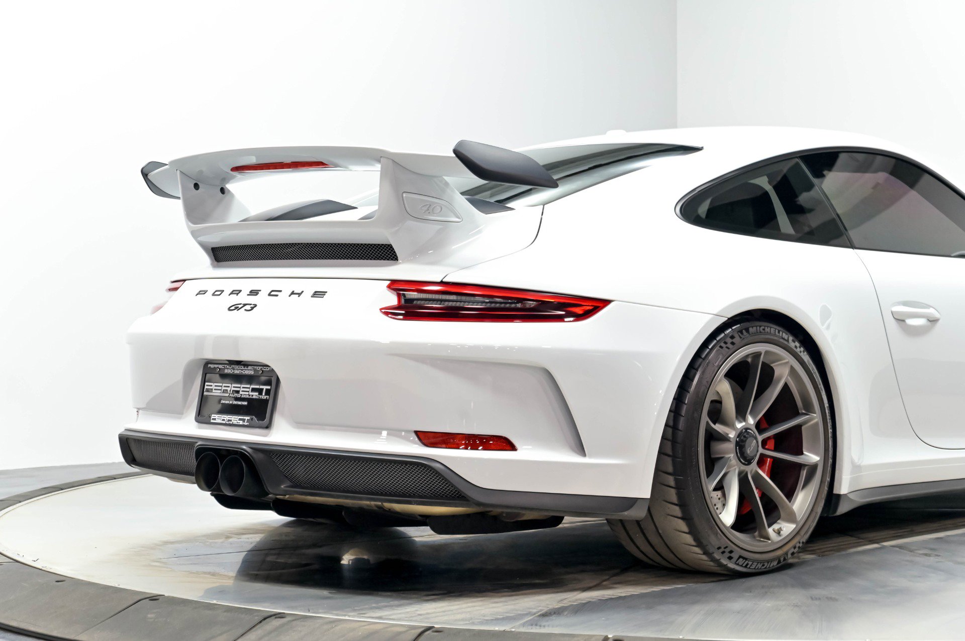 Used 2018 Porsche 911 GT3 RWD image 18