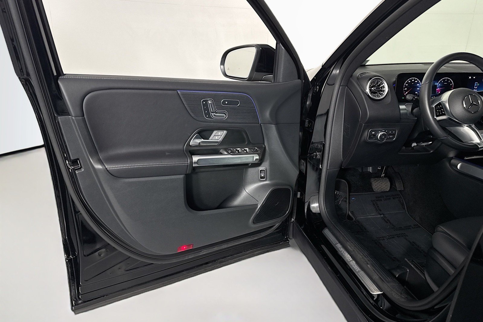 Certified 2026 Mercedes-Benz GLB 250 image 22