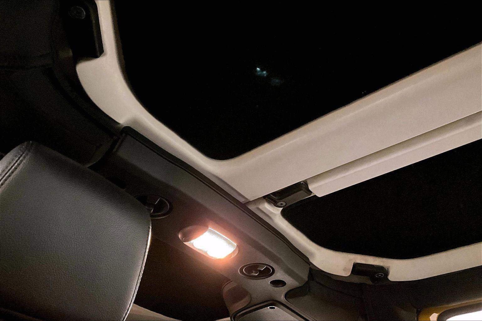 Used 2015 Jeep Wrangler Unlimited Sahara image 21