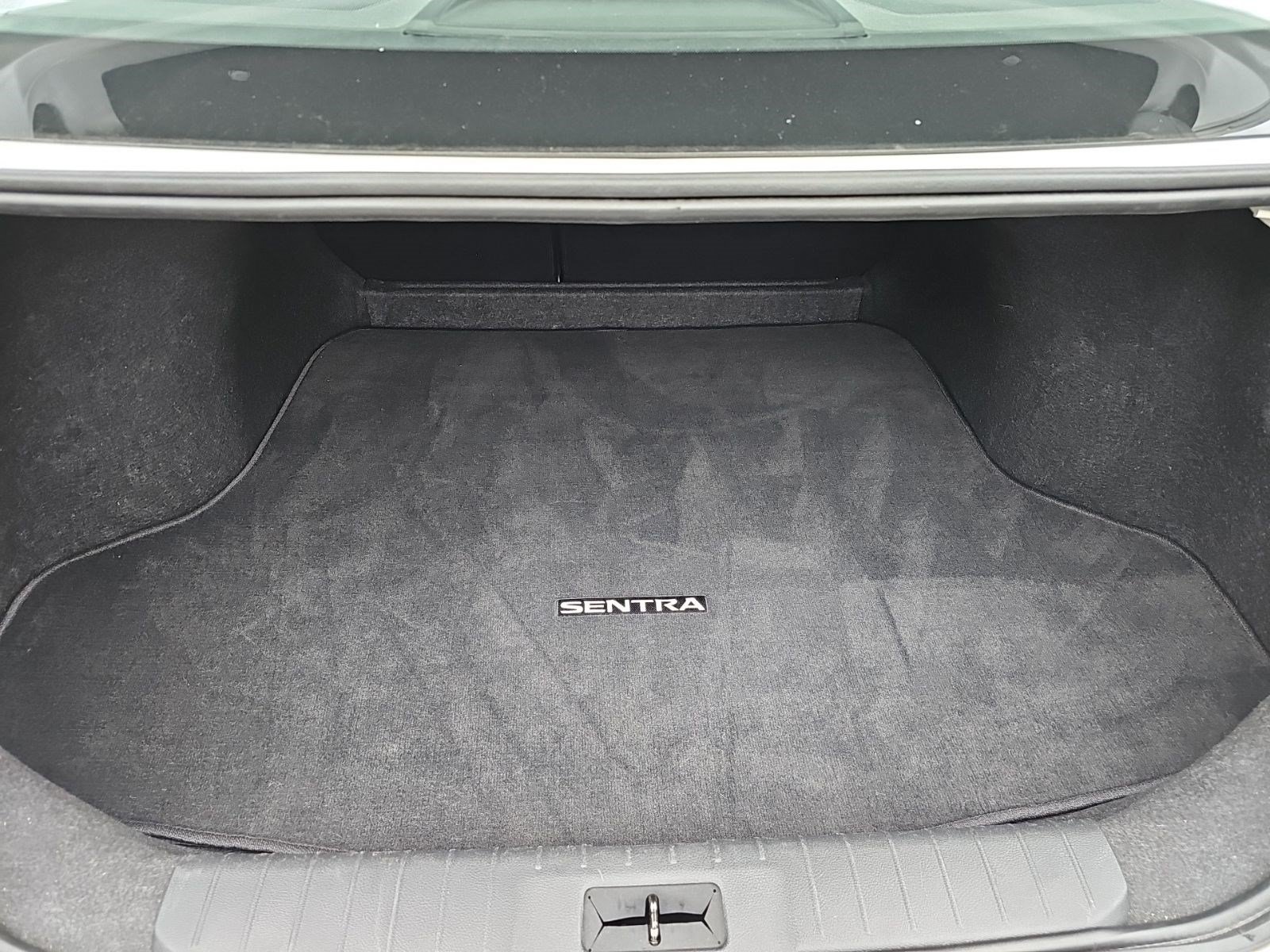 Used 2024 Nissan Sentra SV FWD image 17