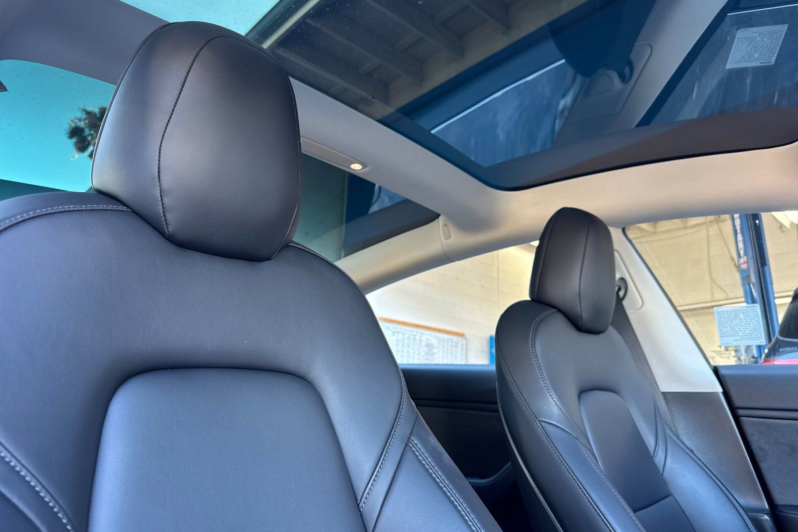 Used 2018 Tesla Model 3 Long Range RWD image 16