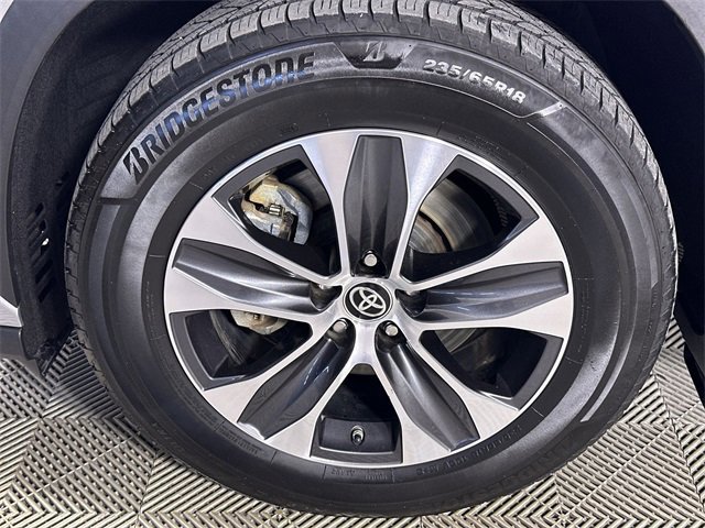 Used 2022 Toyota Highlander XLE image 34