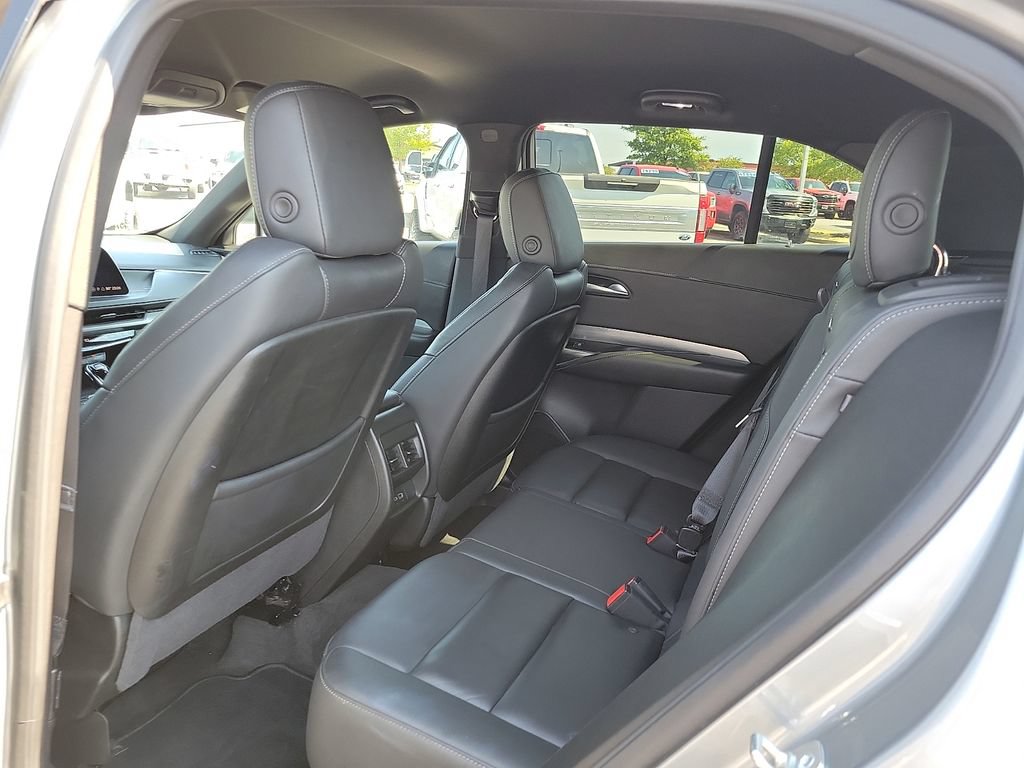 Used 2025 Cadillac XT4 Premium Luxury FWD image 9