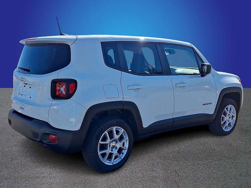 Used 2023 Jeep Renegade Latitude AWD/4WD image 4