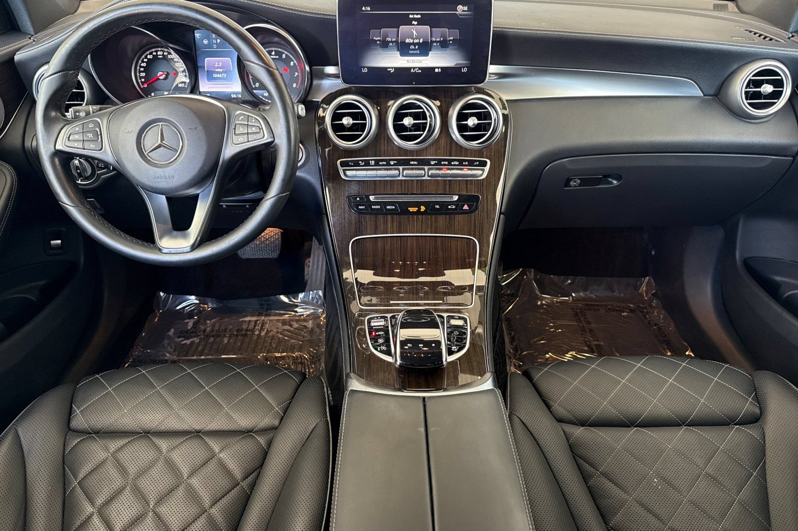 Used 2017 Mercedes-Benz GLC 300 4MATIC image 3