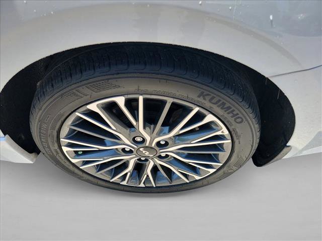 Used 2023 Kia Forte GT-Line w/ GT-Line Premium Package image 12