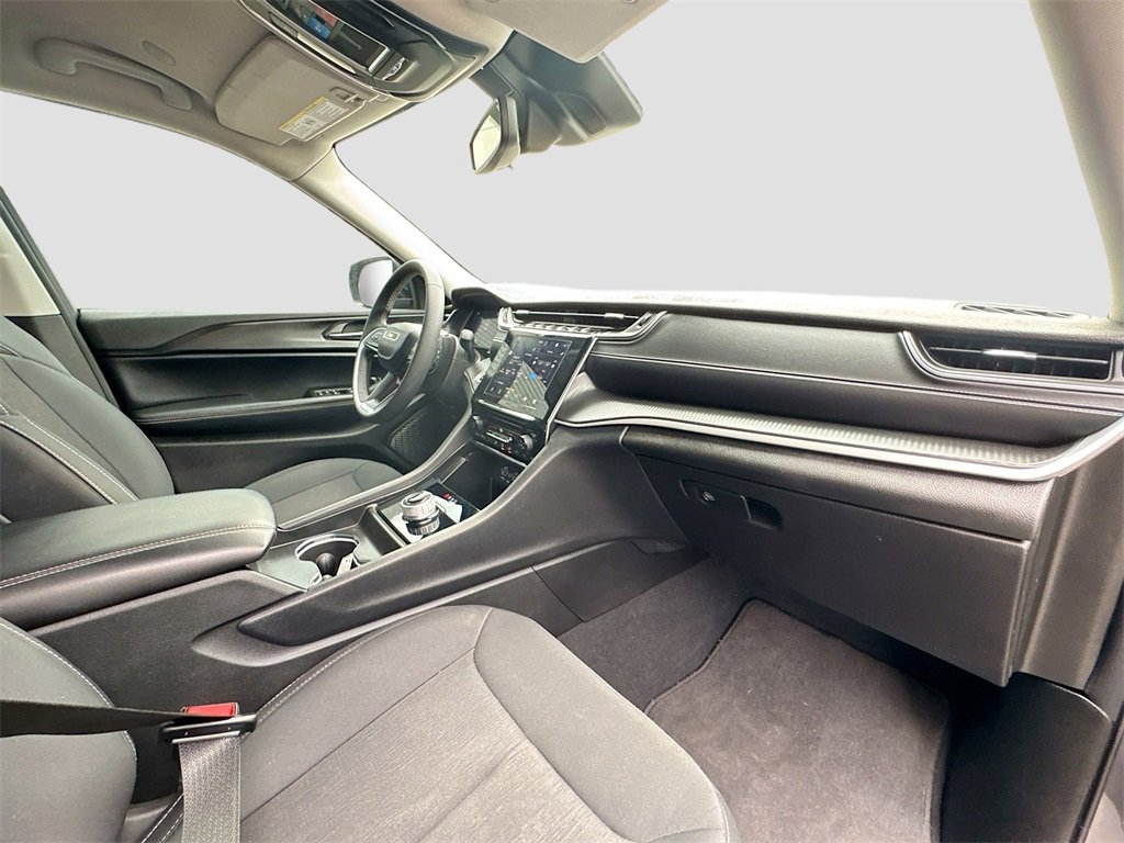 Used 2024 Jeep Grand Cherokee L Laredo image 29