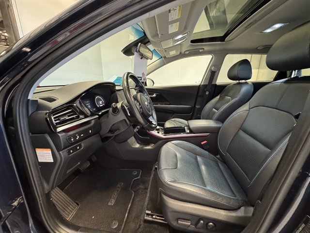 Used 2021 Kia Niro EX Premium w/ Cold Weather Package image 16