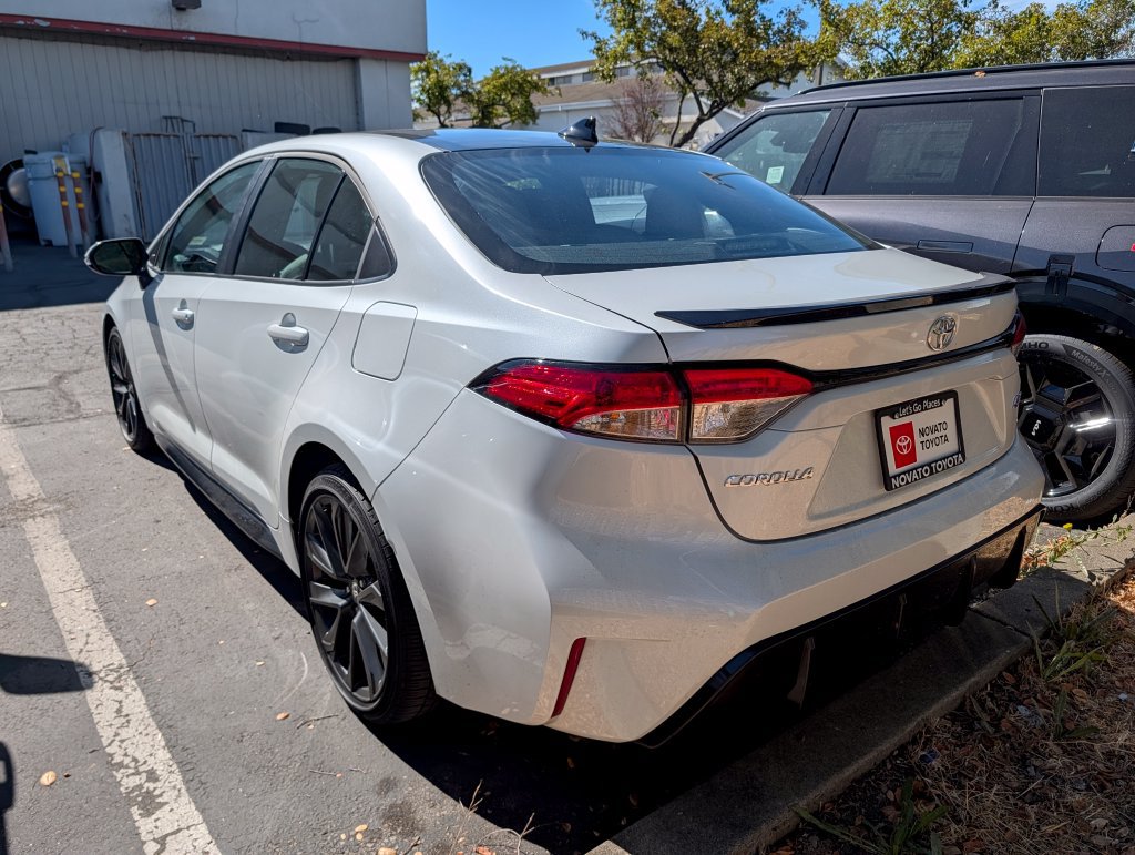 Used 2025 Toyota Corolla SE FWD image 4