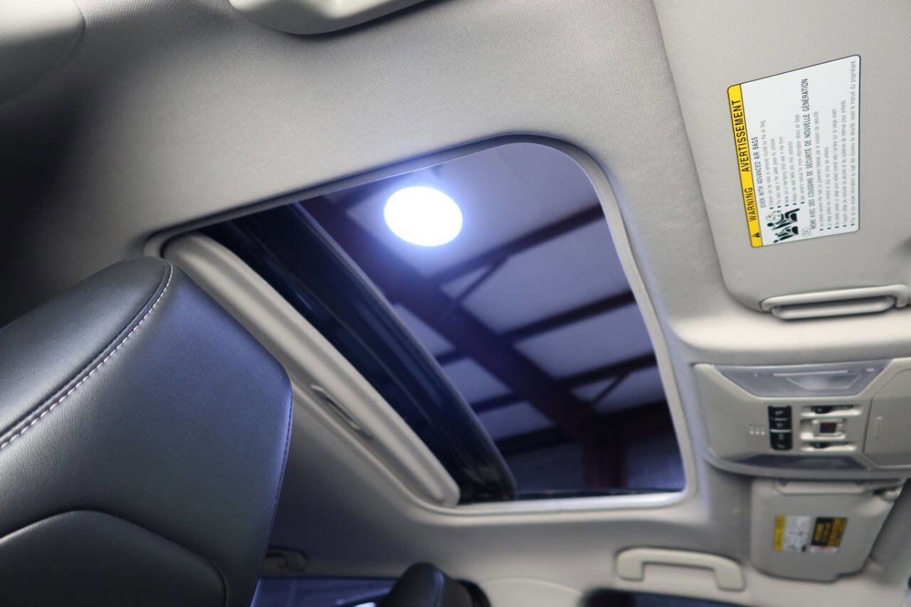 Used 2020 Toyota RAV4 XLE Premium image 22