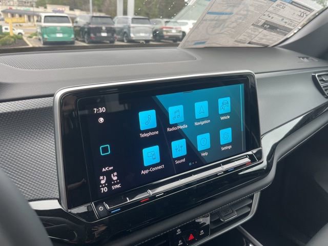 New 2026 Volkswagen Atlas Cross Sport SEL Premium R-Line image 17