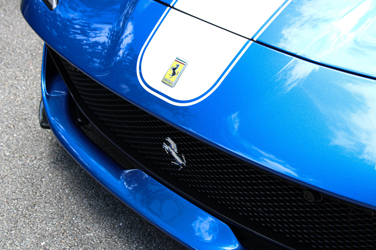 Certified 2022 Ferrari 812 GTS RWD image 22