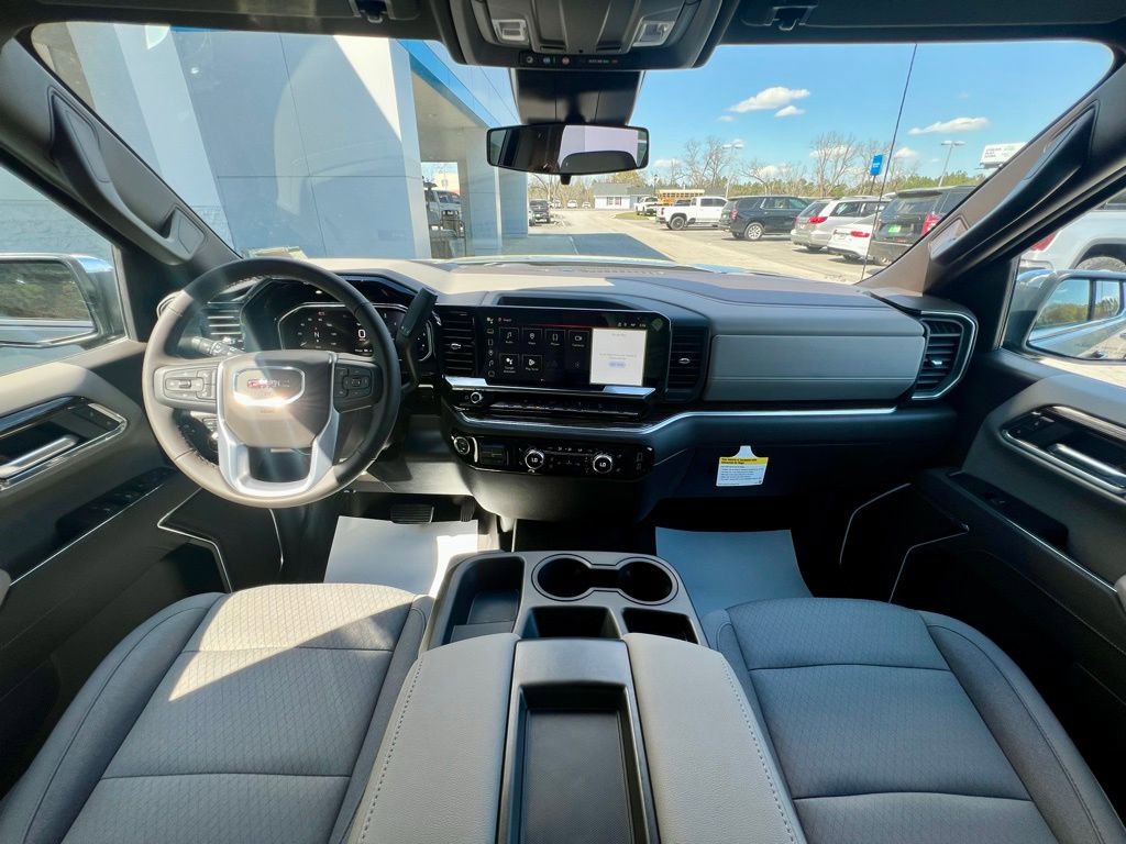 New 2026 GMC Sierra 1500 SLE image 2