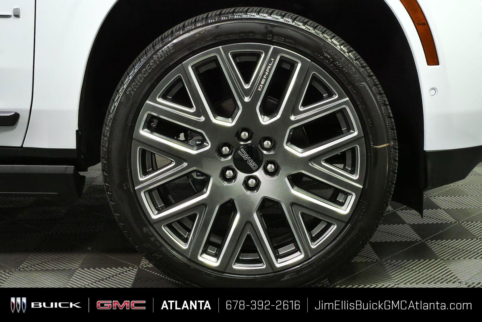 New 2026 GMC Yukon XL Denali Ultimate w/ LPO, Floor Liner Package AWD/4WD image 37