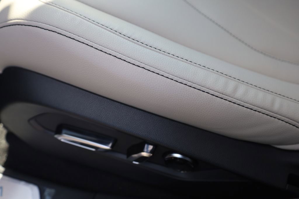 New 2026 Acura RDX SH-AWD image 13