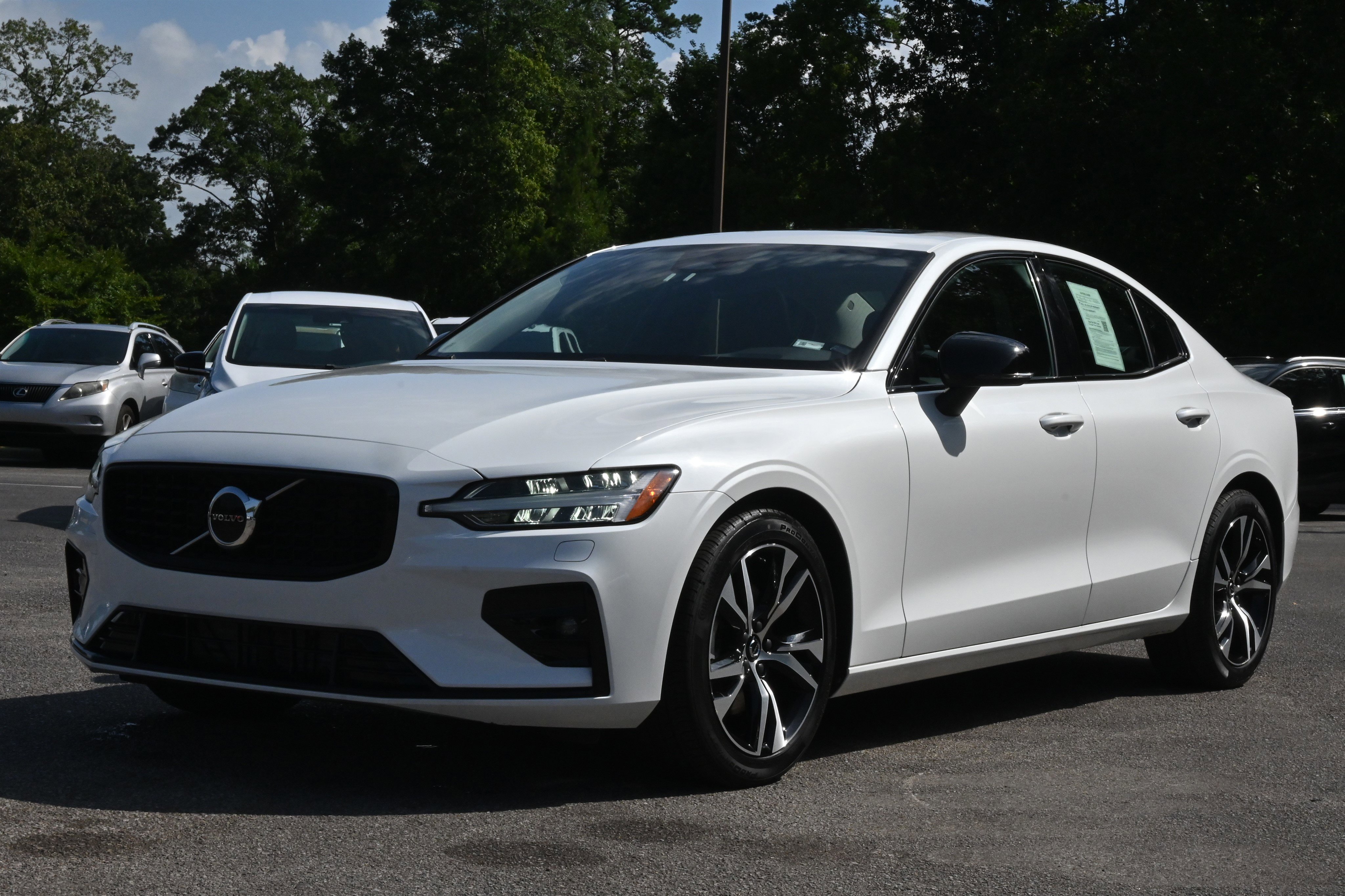 Used 2025 Volvo S60 B5 Core image 5