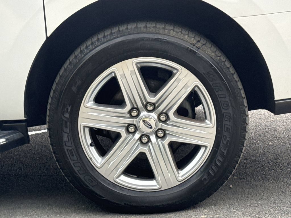 Used 2020 Ford Expedition Max XLT w/ Equipment Group 202A AWD/4WD image 19