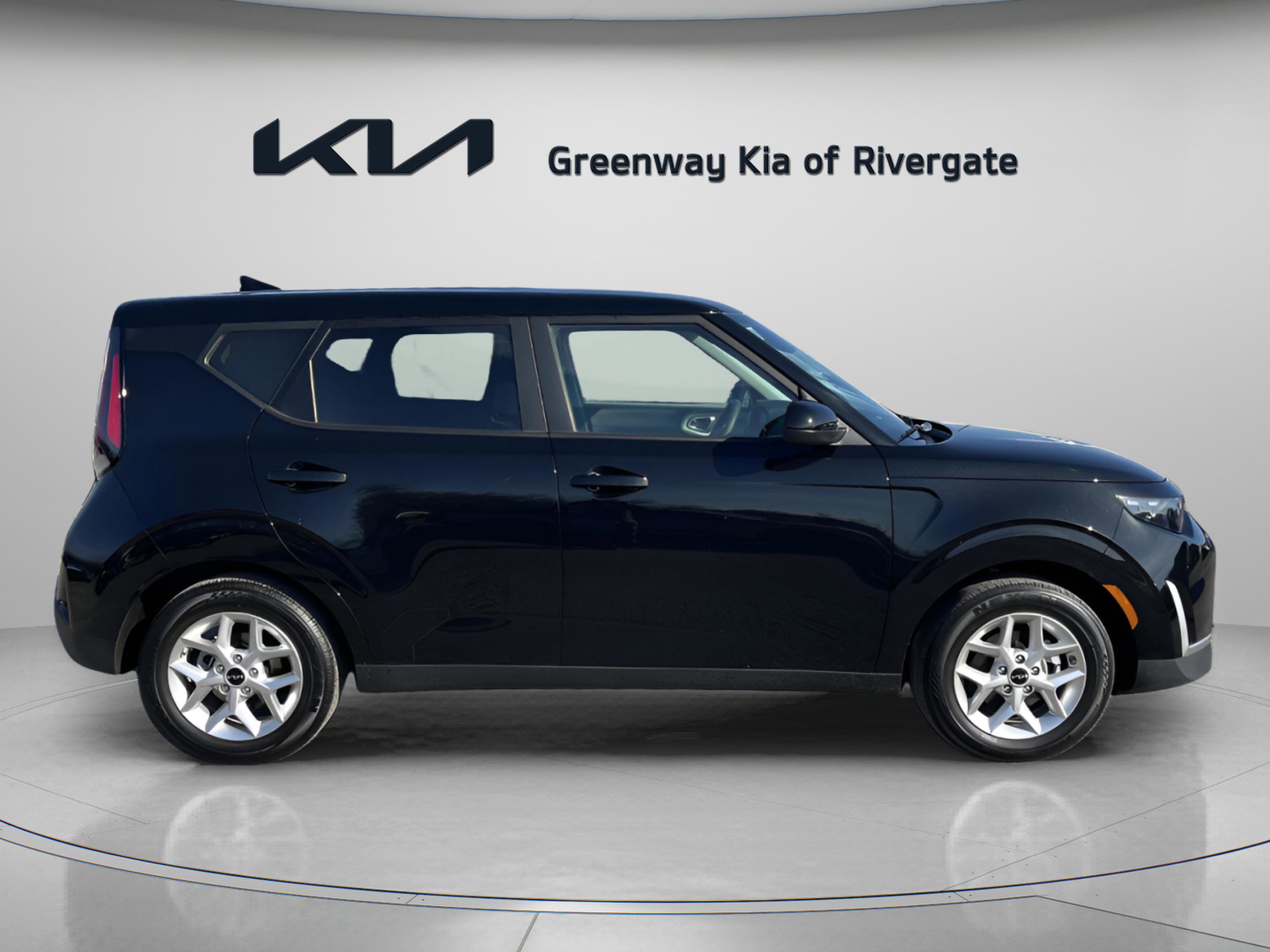 Used 2025 Kia Soul LX w/ LX Technology Package image 8