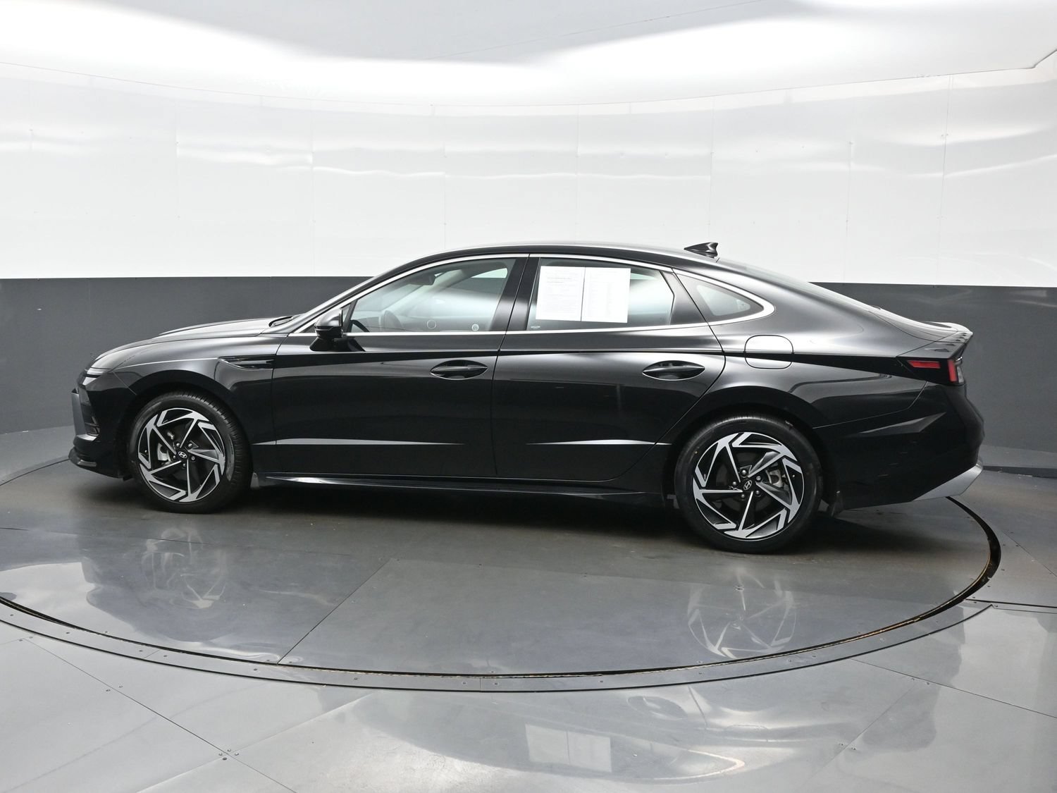 Certified 2026 Hyundai Sonata SEL AWD/4WD image 3