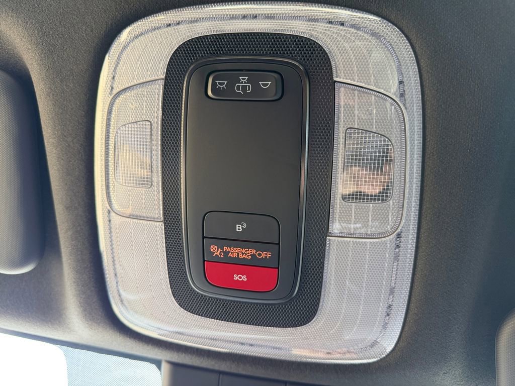 Used 2025 Hyundai Elantra SEL FWD image 19