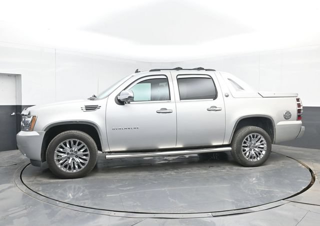 Used 2013 Chevrolet Avalanche LT AWD/4WD image 6