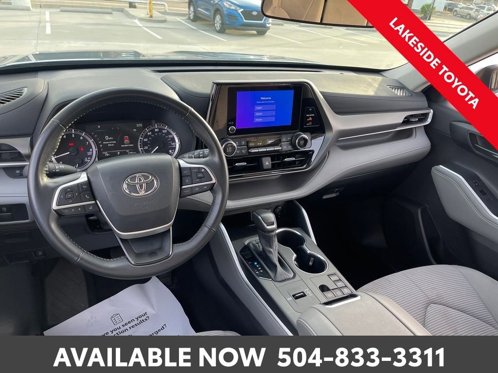 Used 2023 Toyota Highlander LE image 23