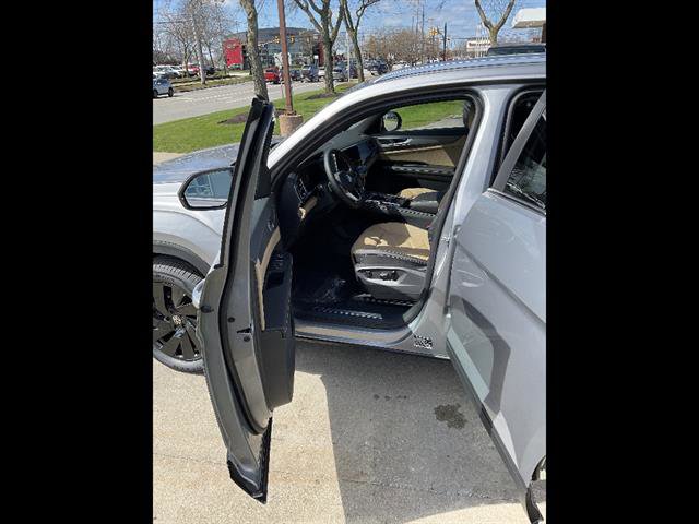 New 2026 Volkswagen Atlas Cross Sport SE image 7